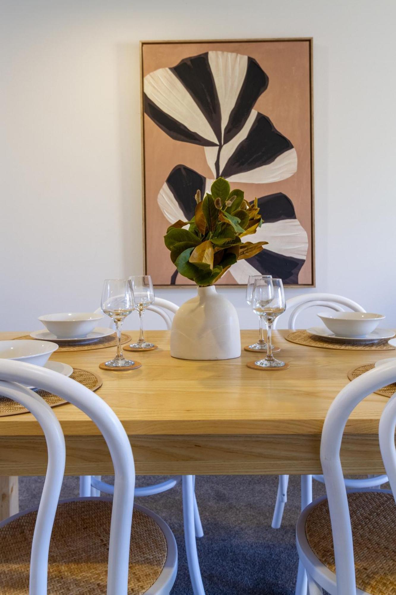 Chic 2-Bed Gem: Trust Arena Proximity - West Akl Apartment Auckland Exterior photo